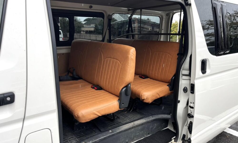 8-9-seater-hiace4-1000x600